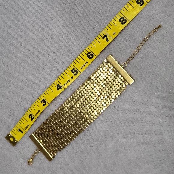 Avon Goldtone Bracelet & Earrings Set - Picture 7 of 15